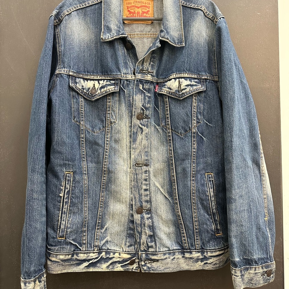 Levi's Men's Distressed Blue Denim Jacket